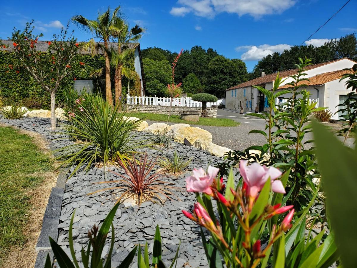 Bed and Breakfast Les Cuves - Saintes Chaniers Esterno foto